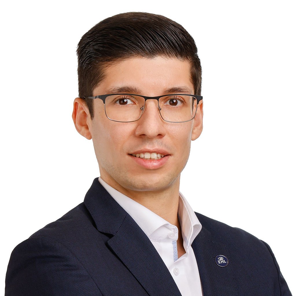 Dr Adam Aoun