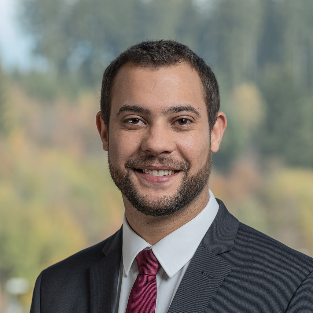Mr Kader Hegedüs