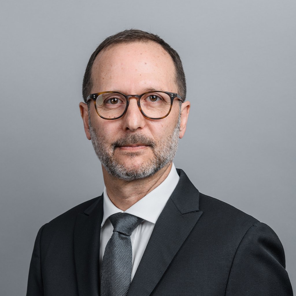 Dr Demian Hodari